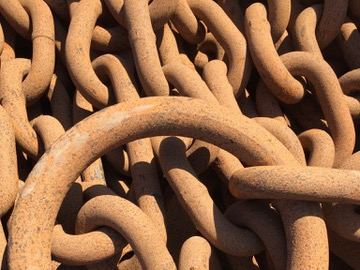 Heavy open links on a chain pile in our depot